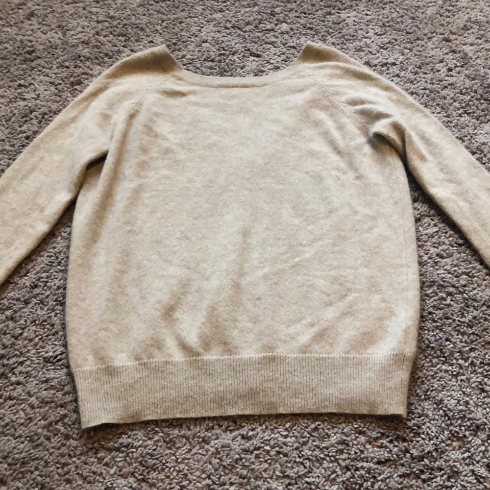 Cashmere sweater. Size XS.